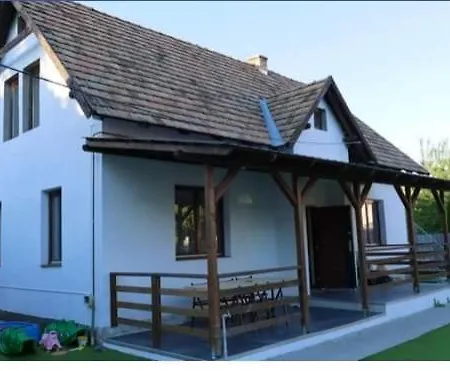 Dozsa Apartman *