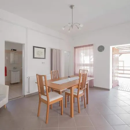 Апартаменты Dozsa Apartman *