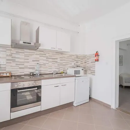 Dozsa Apartman Шиофок